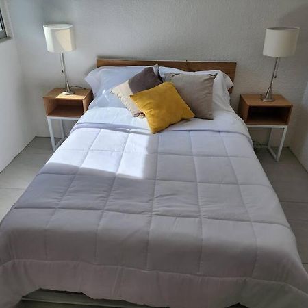 Practico Y Comodo Caminando A La Expo Guadalajara Kültér fotó